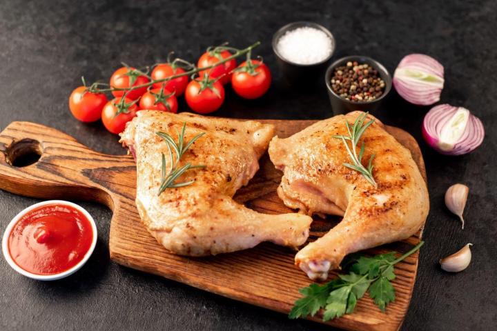Le Resto Méli-Mélo à Lévis est connu pour ses recettes de poulets préparés selon la recette québecoise.